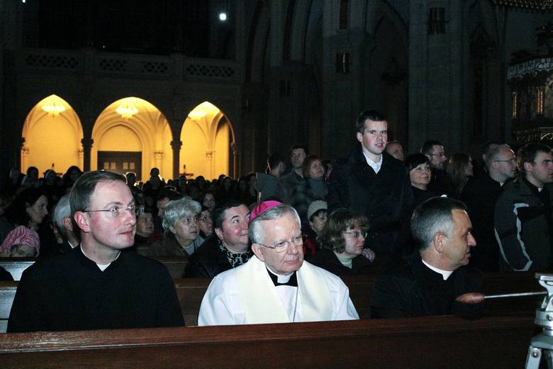 Trwa �adowanie zdj�cia...