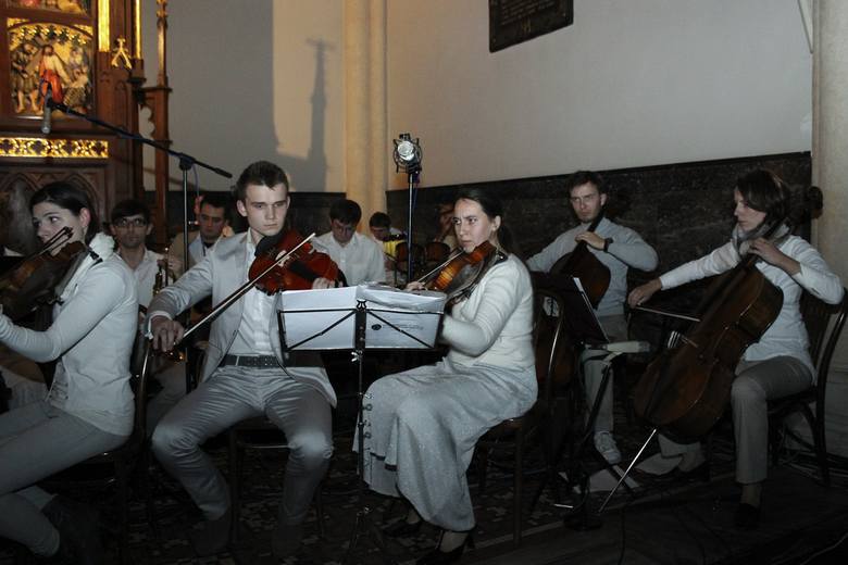 Trwa �adowanie zdj�cia...